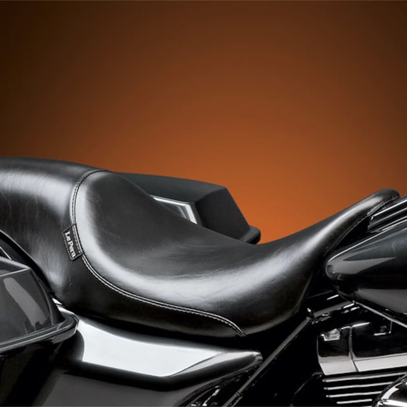 LE PERA SILHOUETTE SMOOTH SEAT HARLEY TOURING 2008-2021