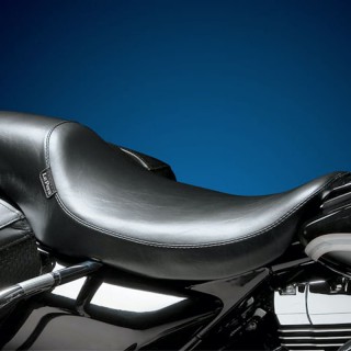 LE PERA SILHOUETTE SMOOTH SEAT HARLEY TOURING FLHR 02-07