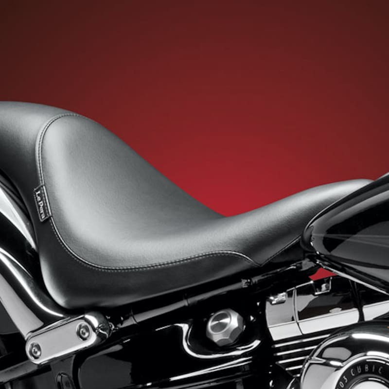 LE PERA SILHOUETTE SMOOTH SEAT HARLEY SOFTAIL FXSB 13-17
