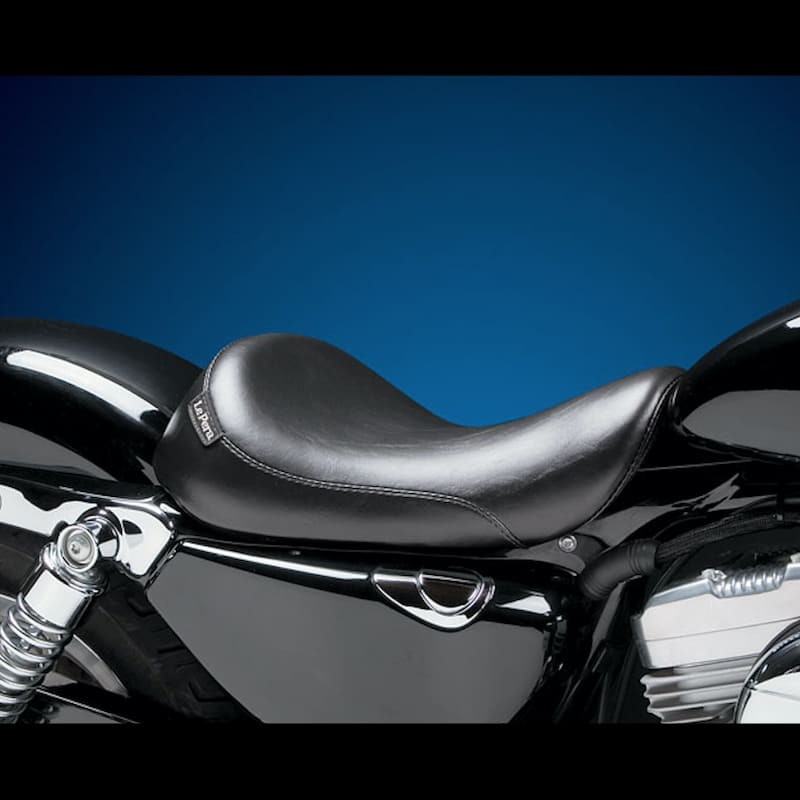 LE PERA SILHOUETTE SMOOTH SOLO SEAT HARLEY SPORTSTER XL 04-20 3,3 TANK