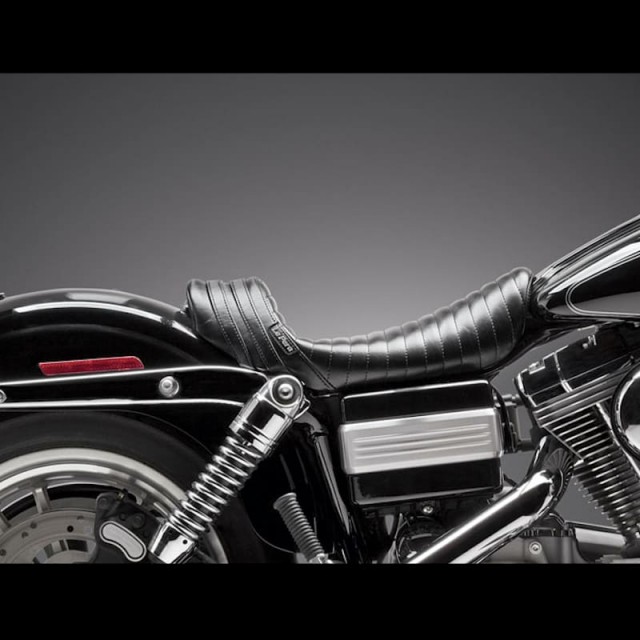 LE PERA STUBS SPOILER PLEATED SEAT BLACK STRIPES HARLEY DYNA - SIDE