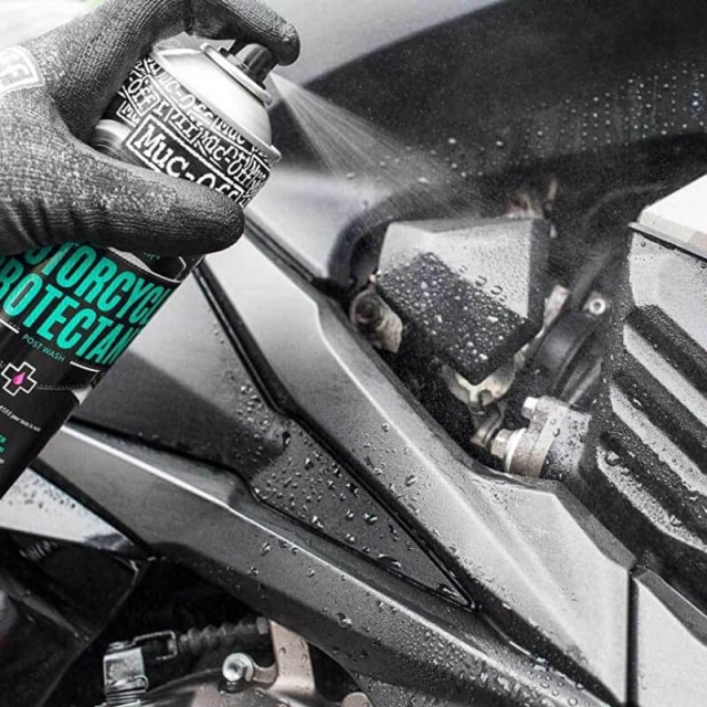 MUC-OFF MOTORCYCLE PROTECTANT - PHOTO